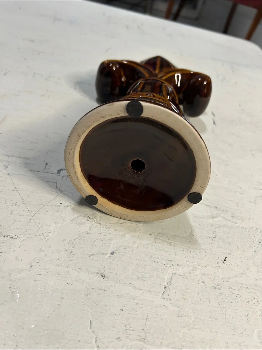Ceramic Fleur-de-Lis Accent Sculpture in Gloss Brown